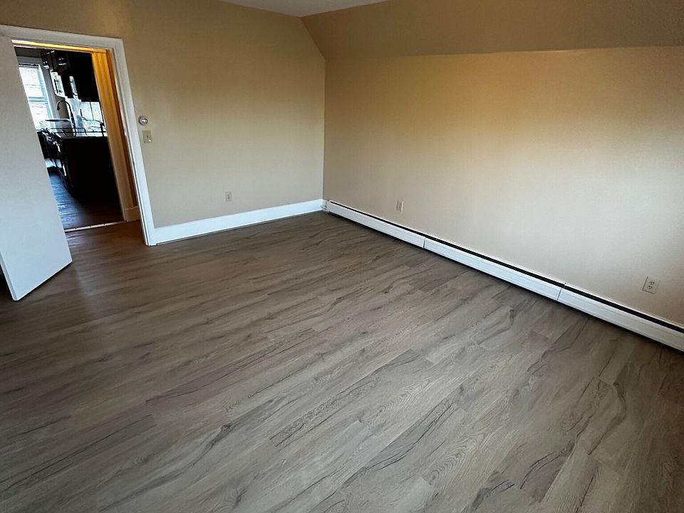1st image of 5 Elm Ave Floor 3