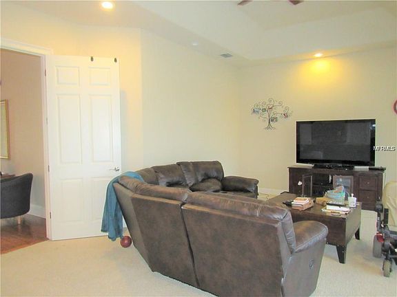 5th image of 605 Osprey Landing Dr