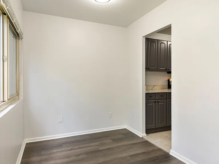 The Willis Apartments — Photo 48