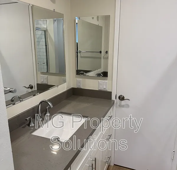 55 Roundtree Blvd #1 — Photo 5