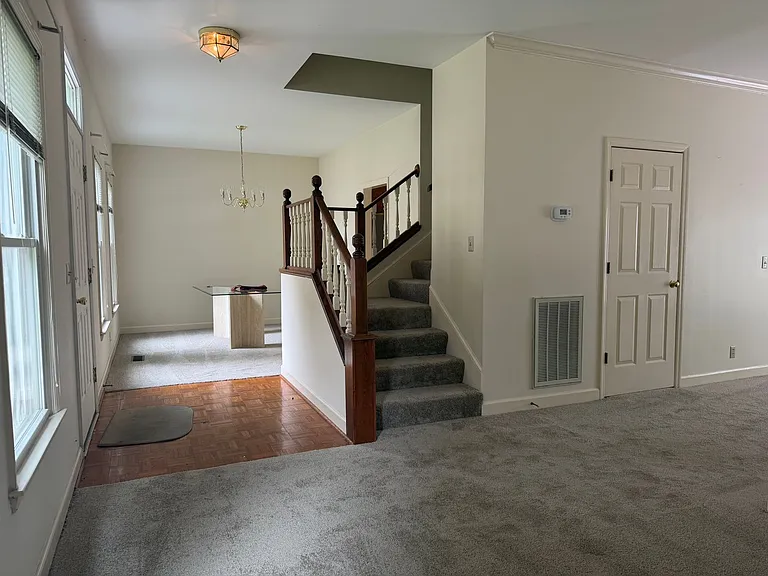 7033 Northridge Dr — Photo 10
