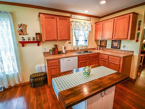 2nd image of 12 Ridgecrest Way