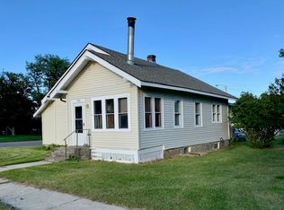 934 2nd St W, Roundup, MT 59072