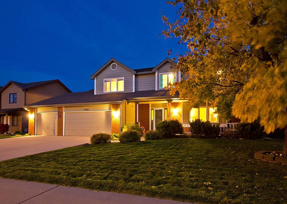 Traditional 2 story