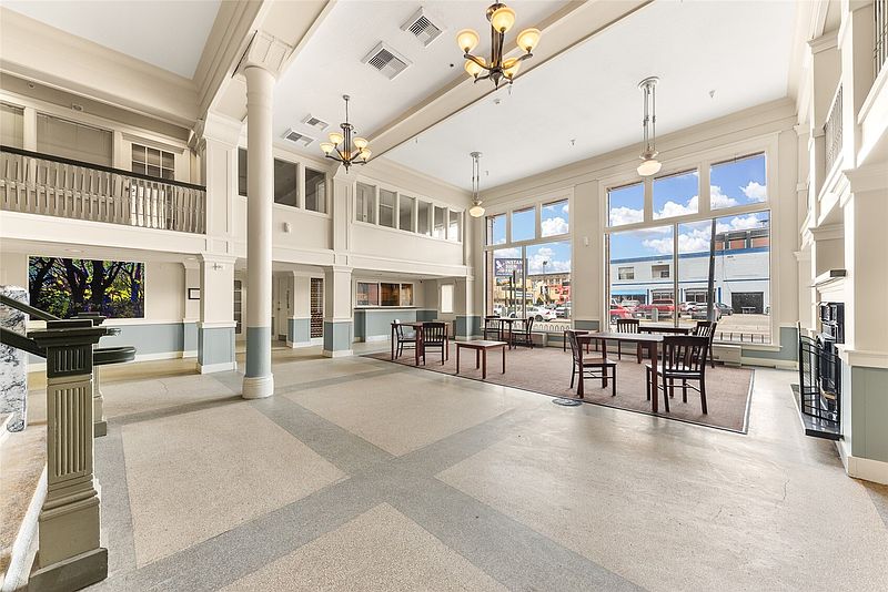3rd image of 206 S Post Street