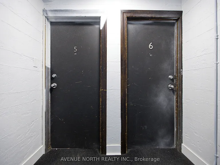 180 Clarence St #5 — Photo 3