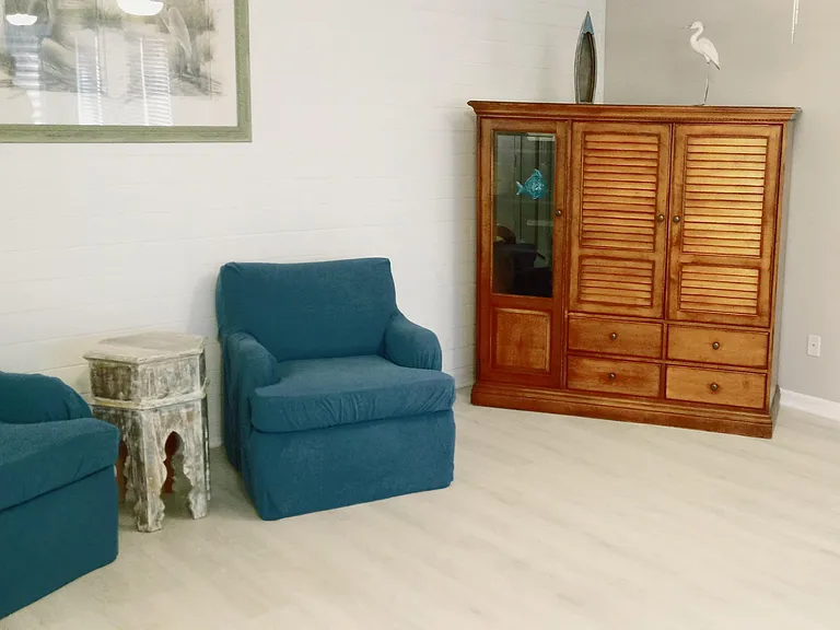 821 Montrose Dr #102 — Photo 6