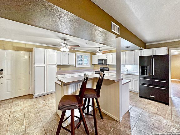 5th image of 233 AGAPE LN