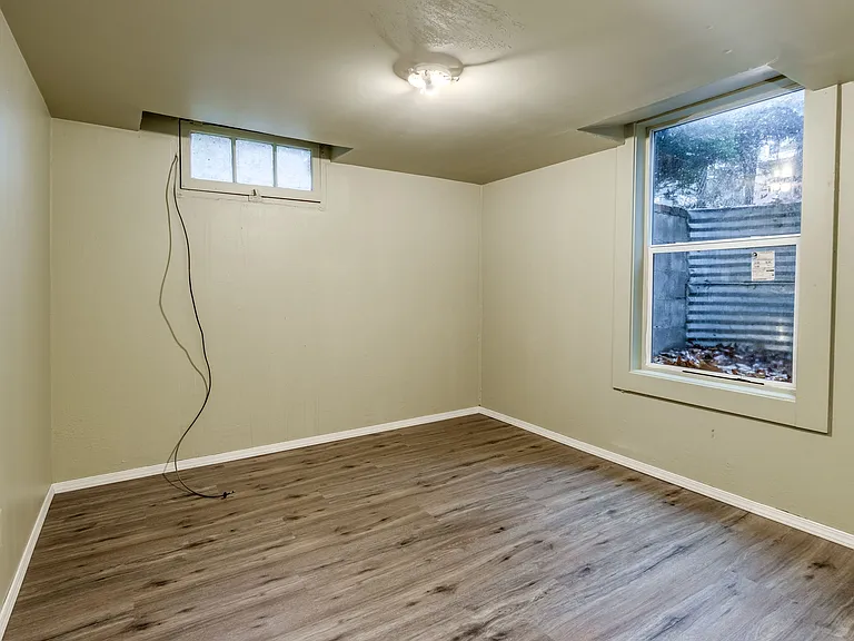 11835 NE Couch St — Photo 25