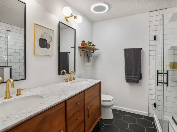 5675 Red Bend Ln, Columbus, OH 43230