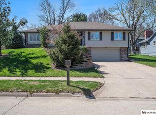 1406 S 136th St, Omaha, NE 68144