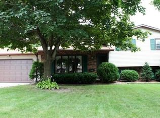 2530 Mary Jo Dr, Green Bay, WI 54311