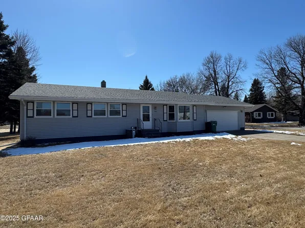 703 10th St, Hatton, ND 58240