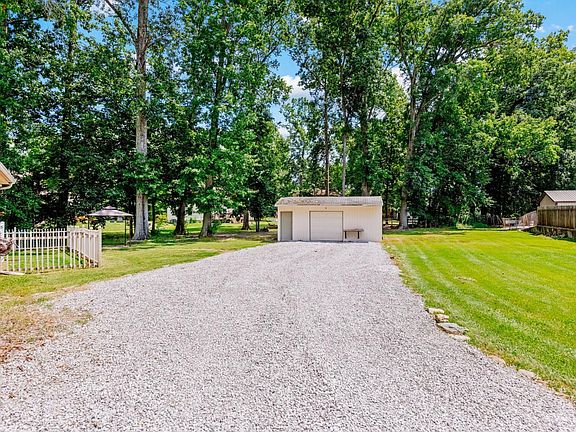 4th image of 1300 Michael Ln