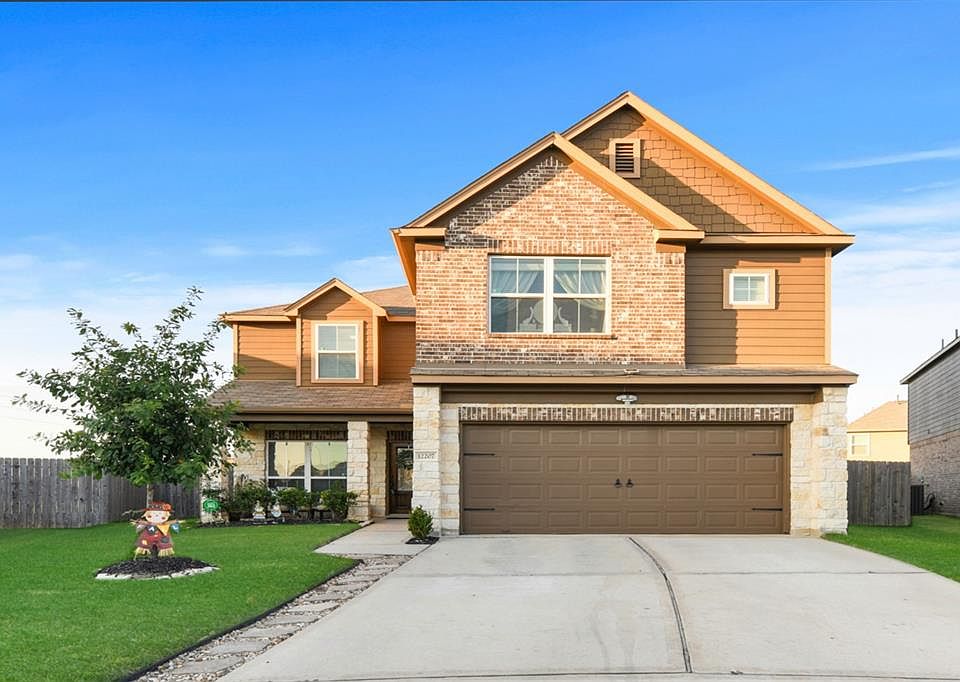 1st image of 12207 Claytons Park Ln