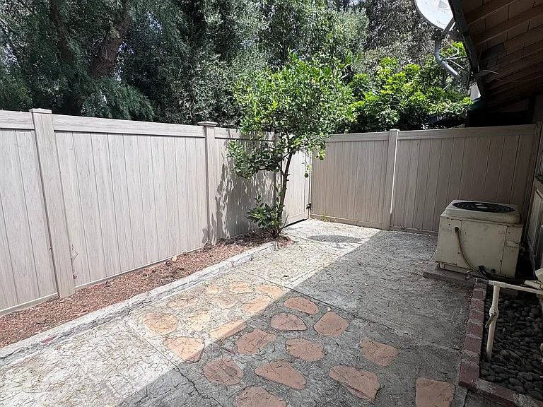 1647 Orinda Ct — Photo 16