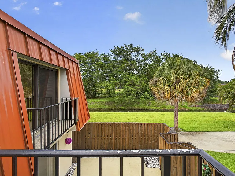 3345 Meridian Way N #C — Photo 24