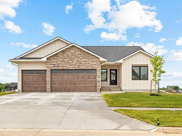 801 Crestview Dr, Solon, IA 52333