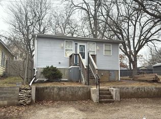 6N934 Woodlawn Ave, St Charles, IL