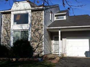 99 Winchester Dr, East Windsor, NJ 08520