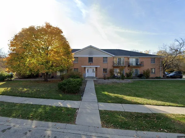 510 Autumn Ct APT 206, Elgin, IL 60123