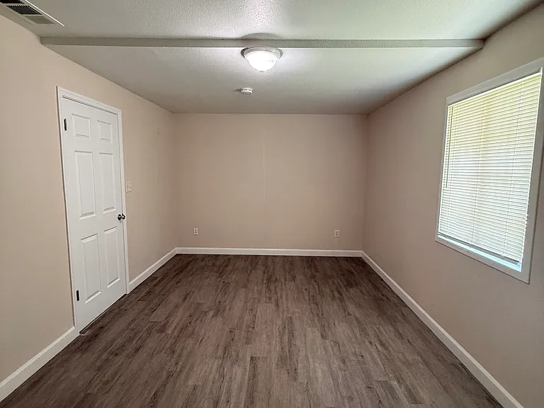 1013 E Garland Ave — Photo 16
