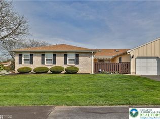 5808 Burning Tree Ln, Macungie, PA 18062