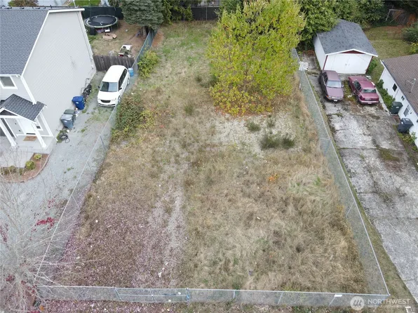 10221 Holly Lane SW, Lakewood, WA 98499