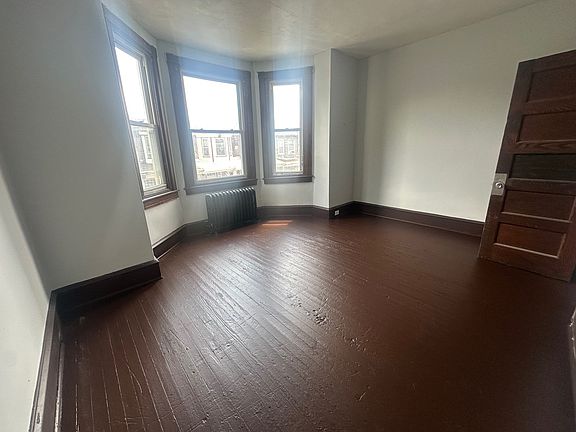 4th image of 4326 N Franklin St