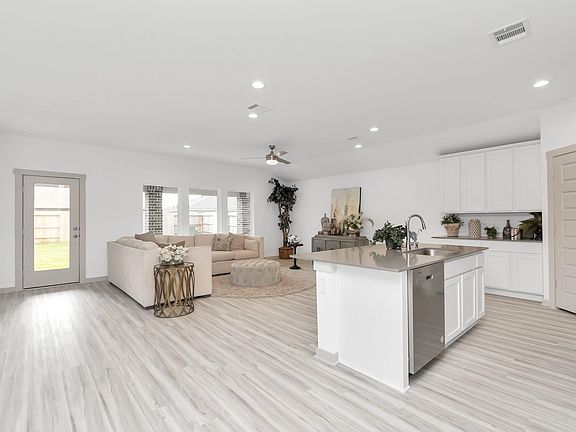 3rd image of 1214 Griffin Ln