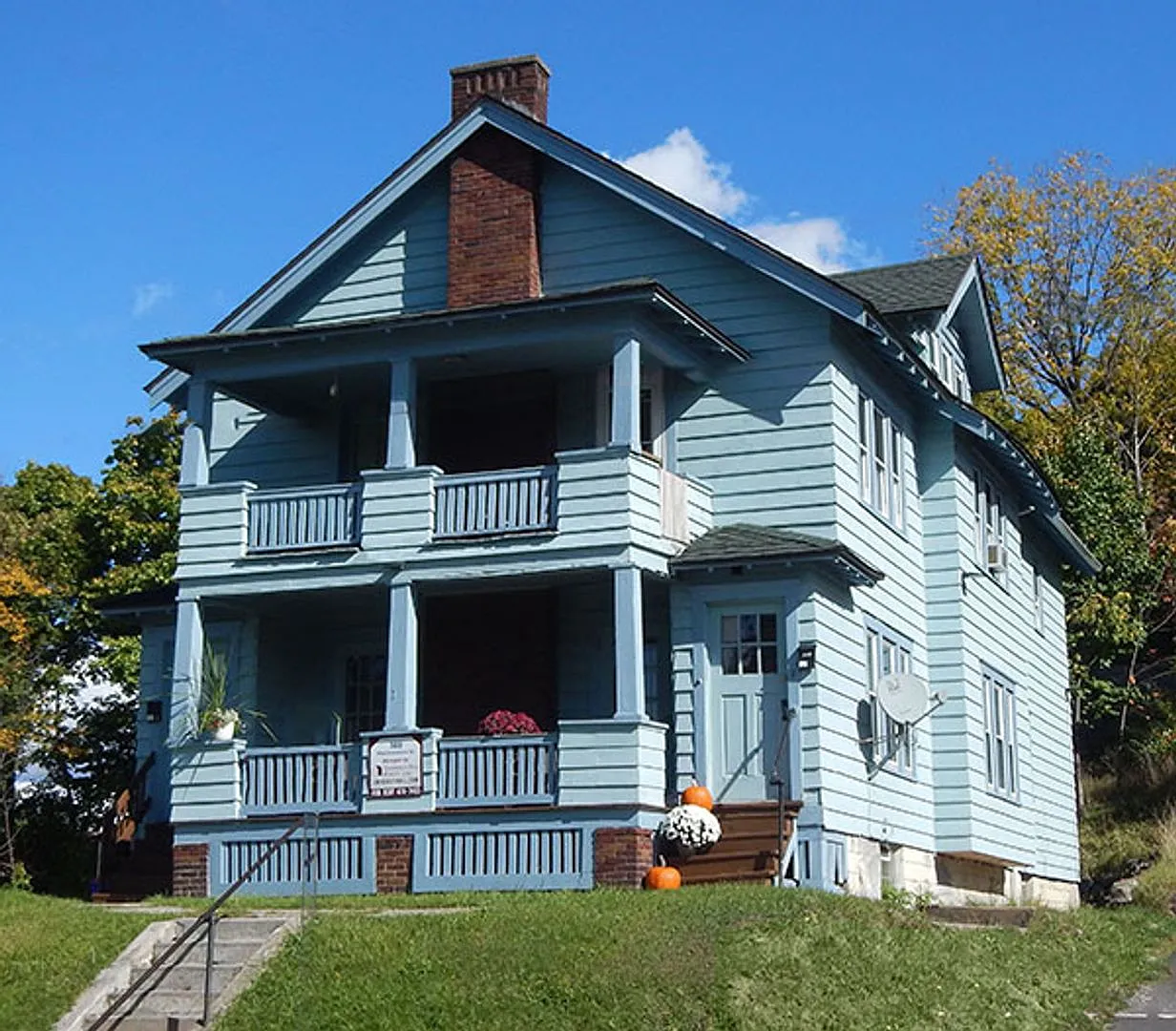 569 Westmoreland Avenue Apt 1 - 3 Bed|1 Bath Apartment in Westcott Neighborhood - 6/1/27 — Photo 4