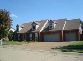 2544 Oak Trail Dr, Newburgh, IN