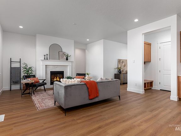 4th image of 3659 N San Carlos Way