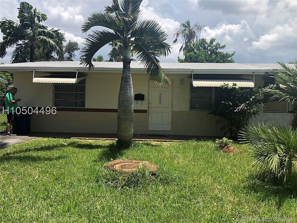 1st image of 5004 SW 93rd Ave