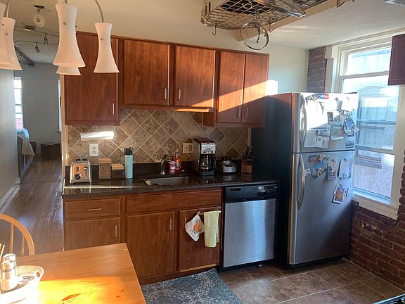 4th image of 182 Cottage St APT 401