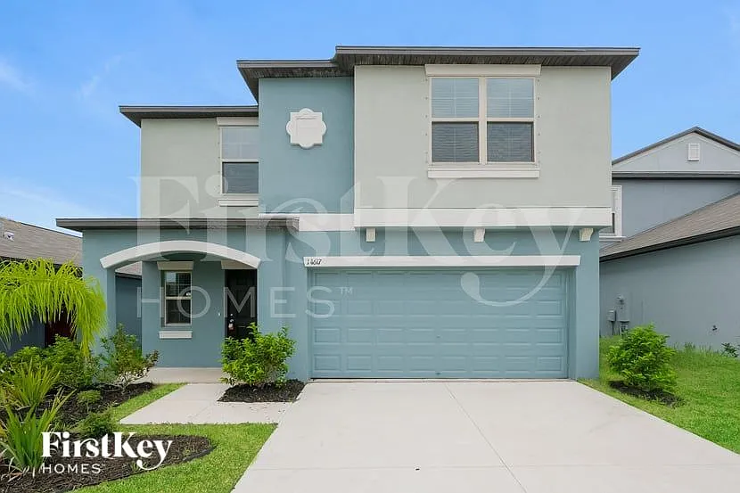 5 bed, 2.5 bath, 2264 sqft, $2,800 — Photo 1