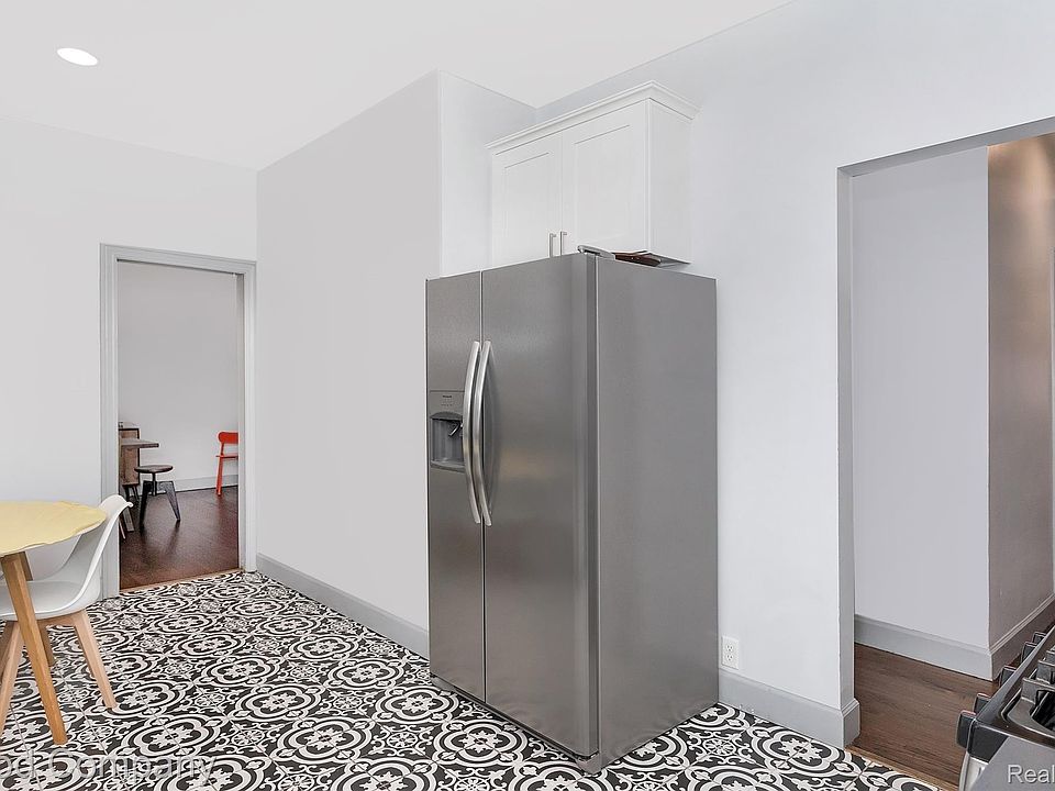 16910 La Salle Ave, photo 20