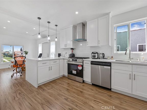 2nd image of 7037 Cimarron St