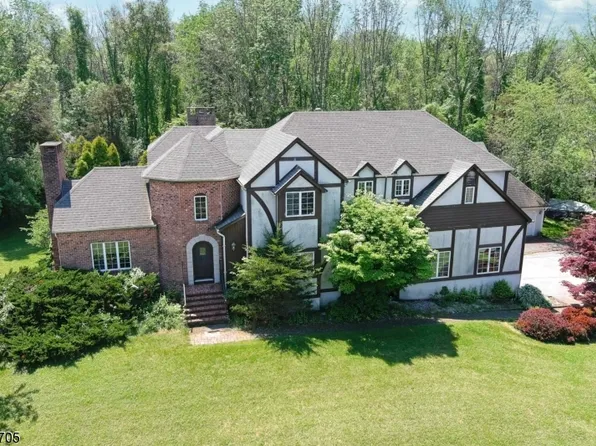 1 Misty Ln, Green Twp., NJ 07821