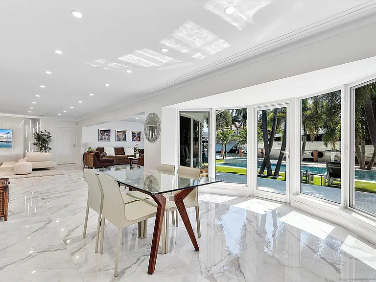 207 Royal Palm Dr — Photo 30