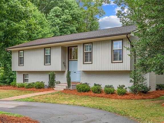 3rd image of 4605 Ramblewood Dr