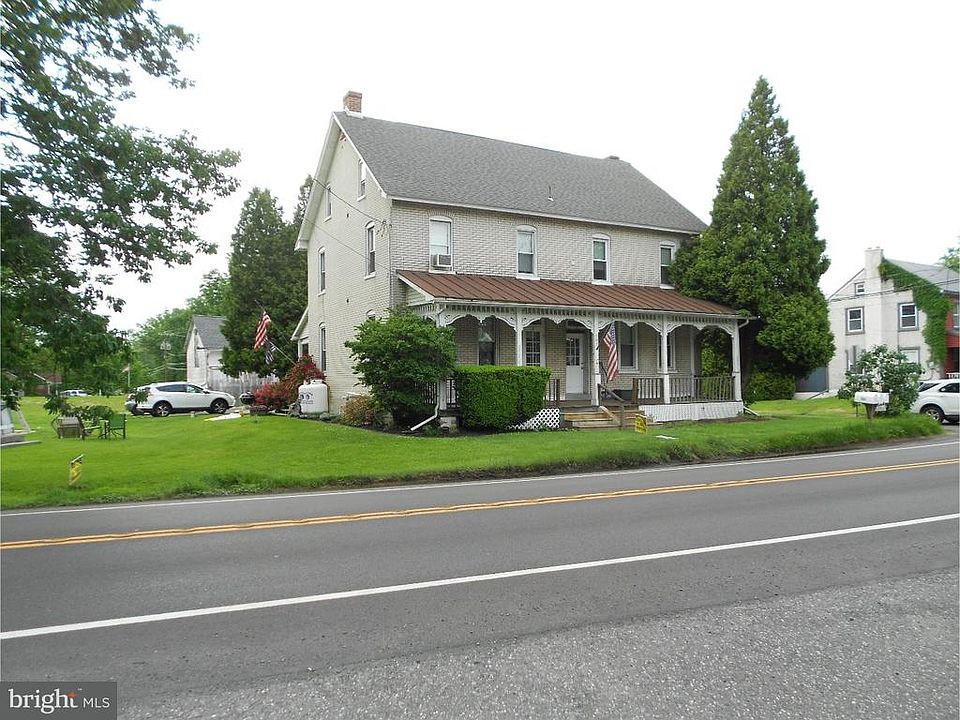 2nd image of 903 Ridge Rd
