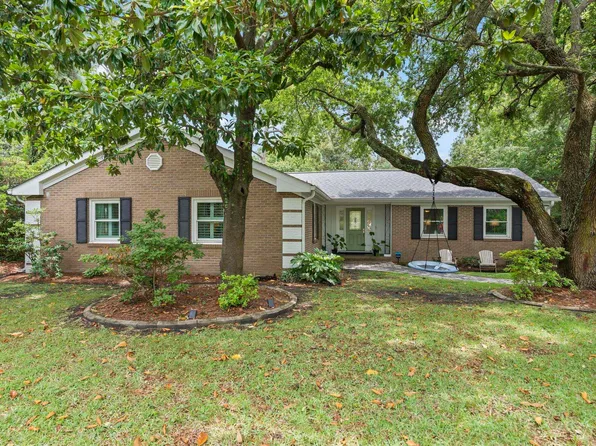 5626 Woodside Ave., Myrtle Beach, SC 29577