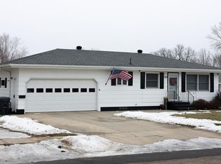 208 E 2nd St, Adrian, MN 56110