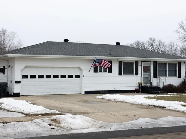 208 E 2nd St, Adrian, MN 56110