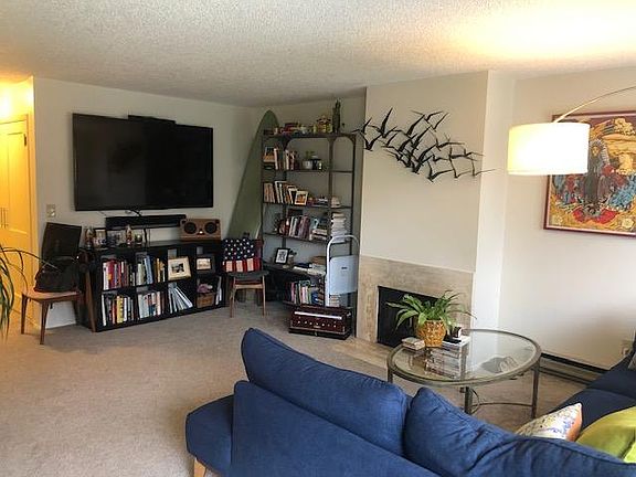 2nd image of 2462 Canterbury Ln E