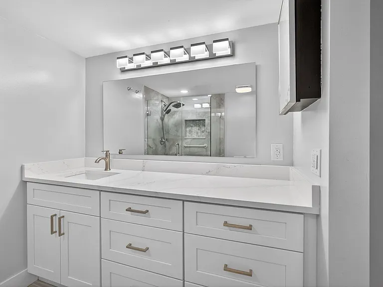 183 Charter Way — Photo 23