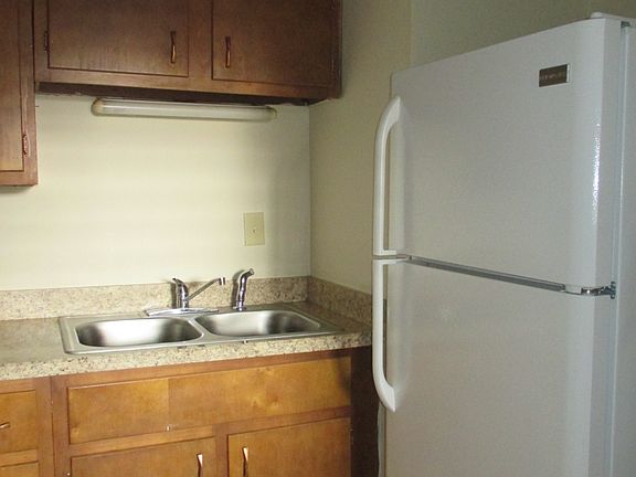 4th image of 2029 Saint Michael Dr APT 4