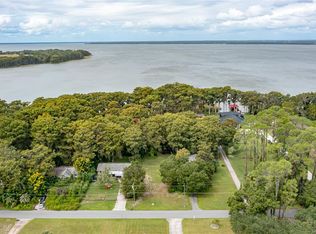 Cove Rd, Tavares, FL 32778