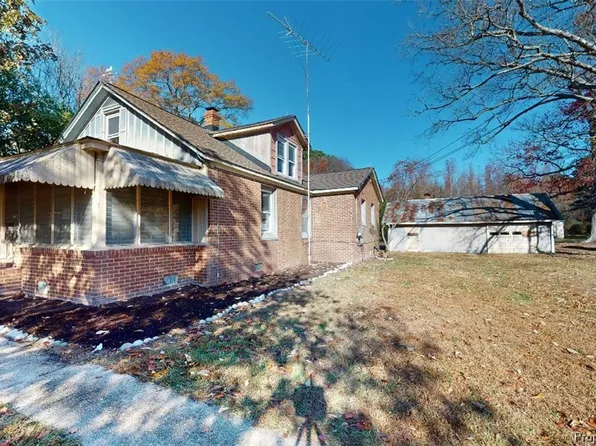 9481 Maryus Rd, Hayes, VA 23072